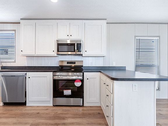 5th image of 188 Finch Ln