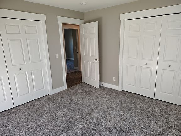 4th image of 4242 Centre Ln