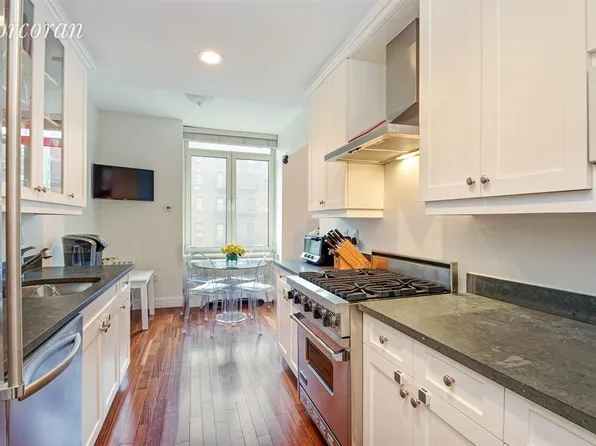 400 East 51st Street 4E image 3 of 21