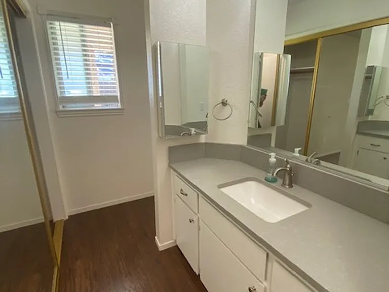561 Amanda Ct — Photo 38
