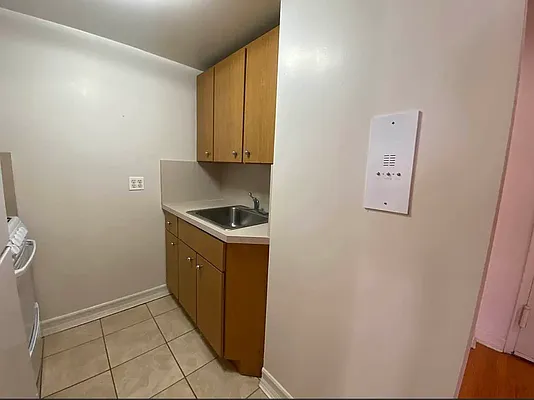 Rented by Queens Apartments Realty LLC | media 11