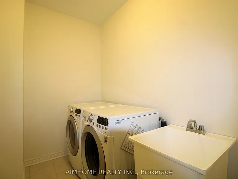38 Foxberry Rd — Photo 22