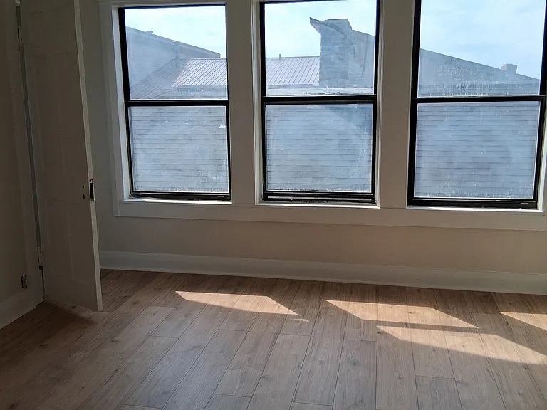 116 Wall St — Photo 10