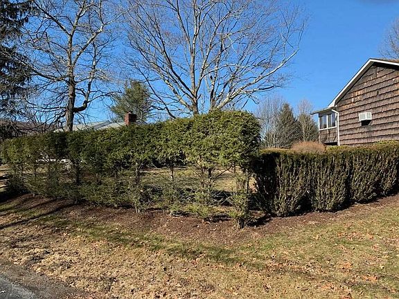 2nd image of 5 Heather Ln