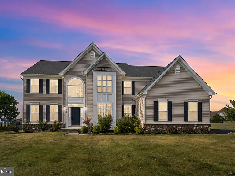 728 Farmhouse Rd — Photo 1