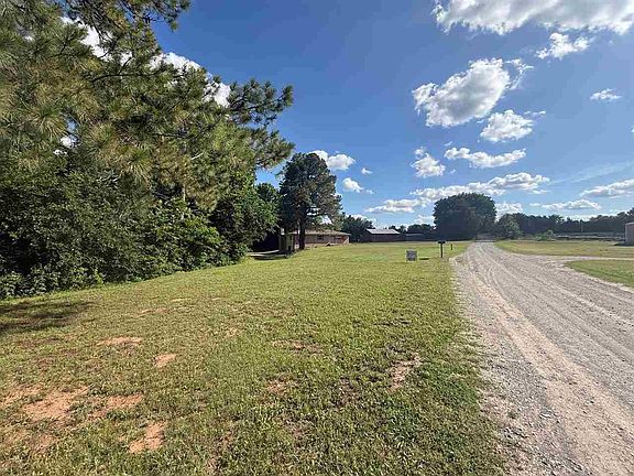 3rd image of 319 N Stoney Crk