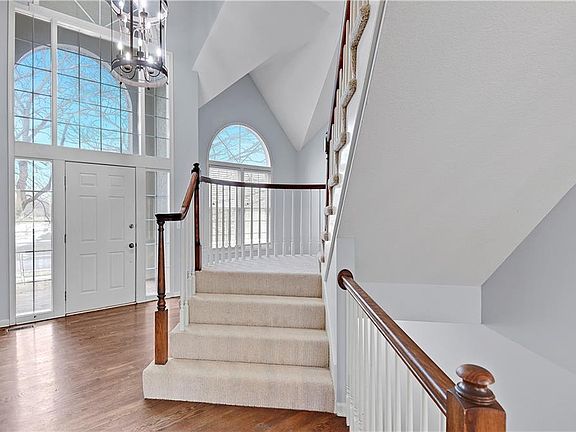 2nd image of 5904 Edgewater Dr