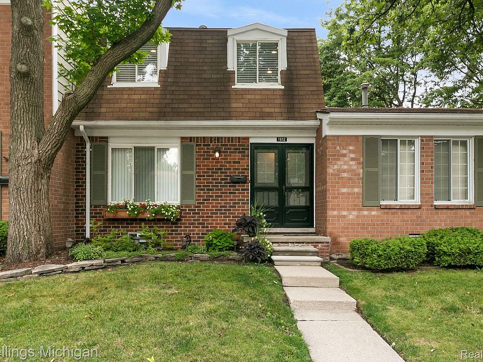 1st image of 1912 Torquay Ave