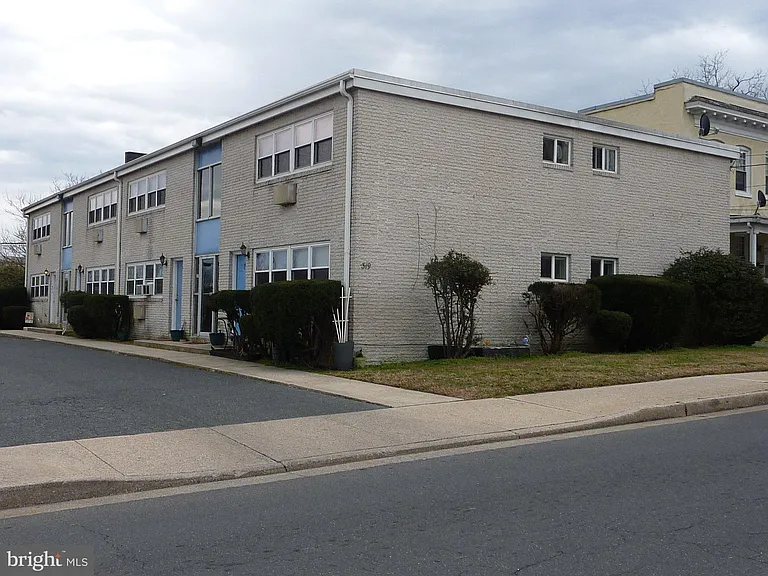 319 Camden Ave #F — Photo 1