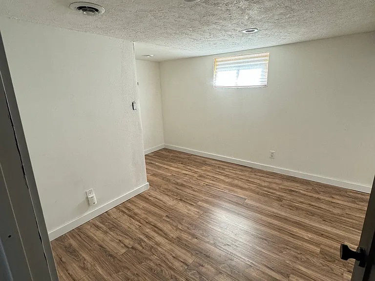 3124 W Euclid Ave — Photo 30
