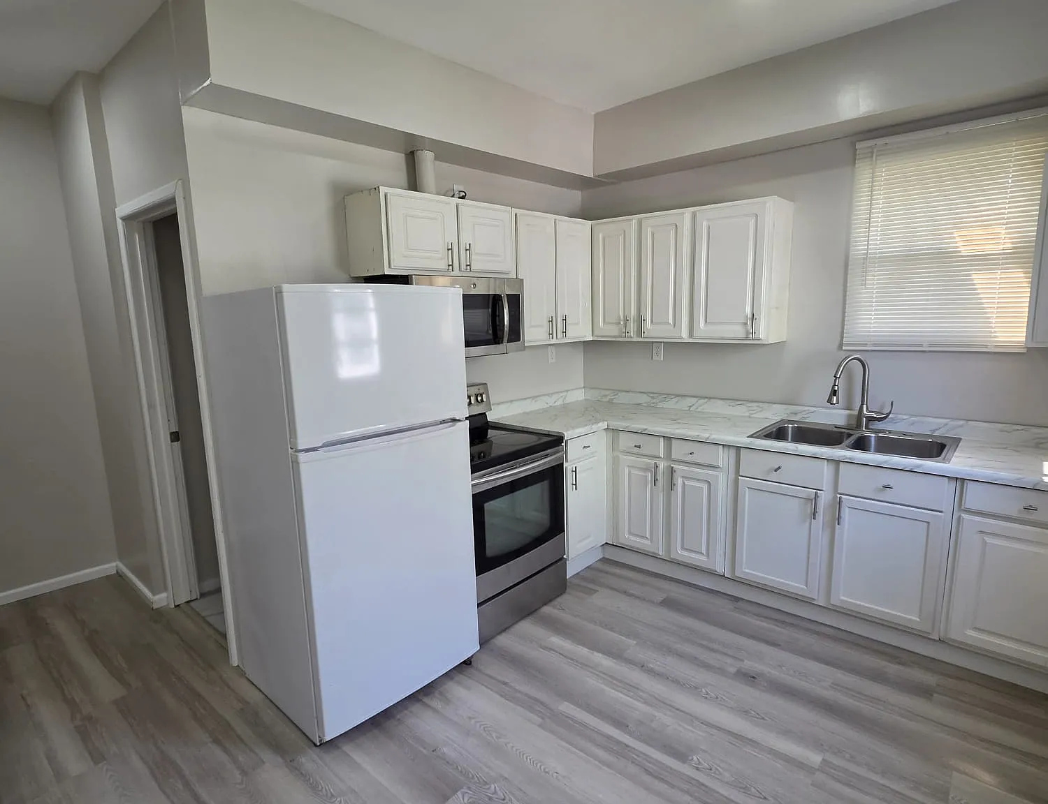 1 bed, 600 sqft, $1,290 — Photo 3