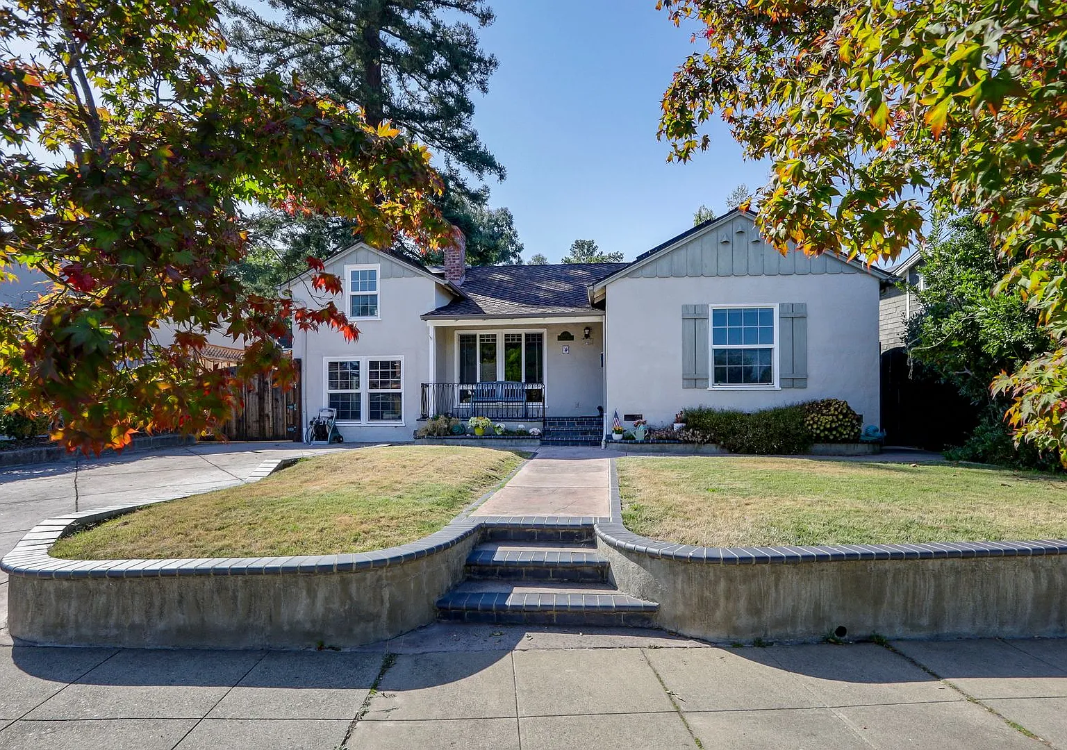 5BR/3BA Pet-Friendly Entire Property with Separate Guest House | Redwood City | YouTube Tour — Photo 2