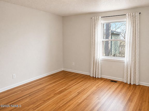 4th image of 2912 N Main St