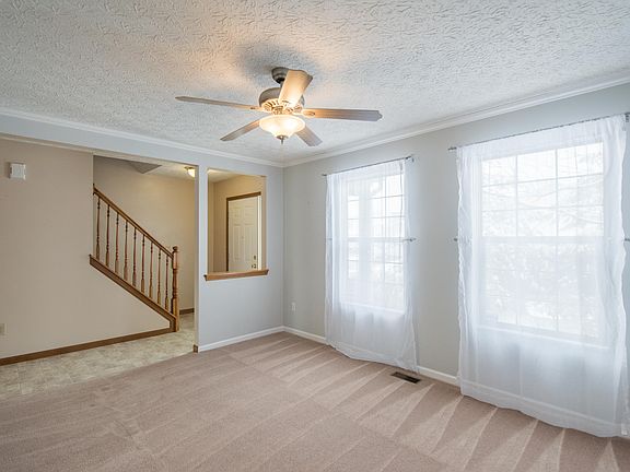 4th image of 3880 Eastrise Dr