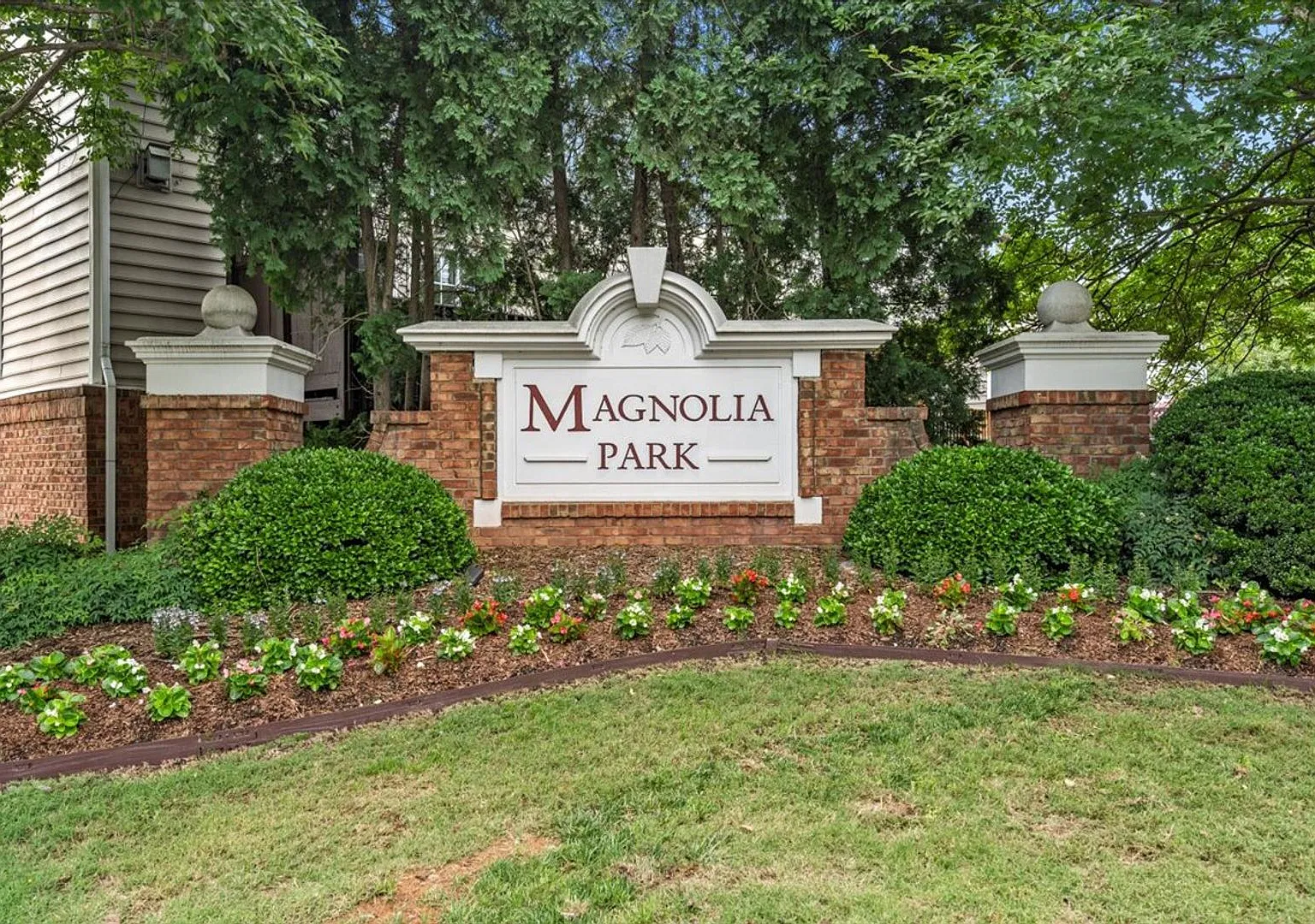 Magnolia Park Townhome in South Park — Photo 1
