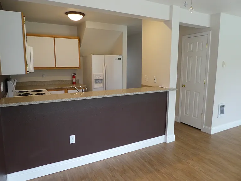 7123 SW Sagert St #104 — Photo 8