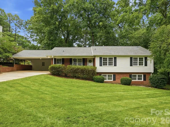 926 Shady Bluff Dr, Charlotte, NC 28211