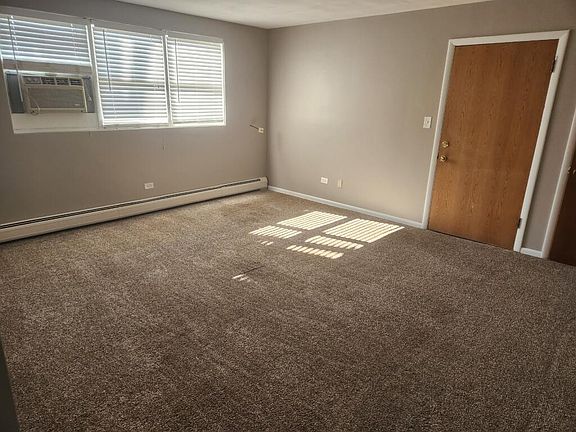 4th image of 305 S Lewis Ave #B