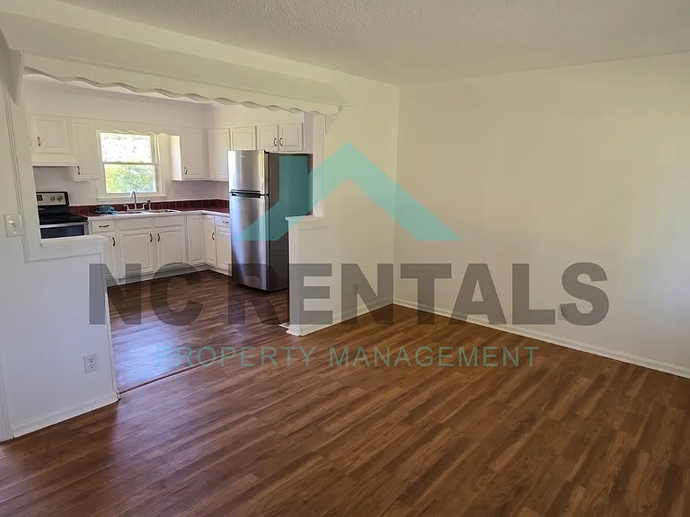 900 Greenwood Blvd — Photo 5