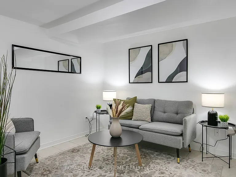 422 Oakwood Ave #BASEMENT — Photo 13