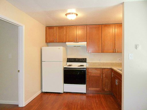 4th image of 726 S 10th St APT 1