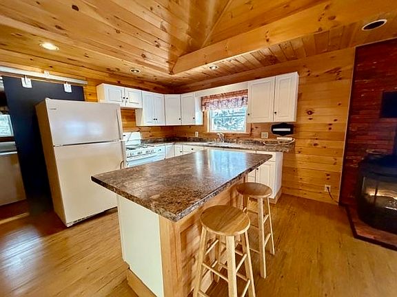 5th image of 21 Pinette Road