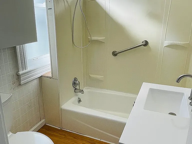 215 E Prospect St — Photo 12