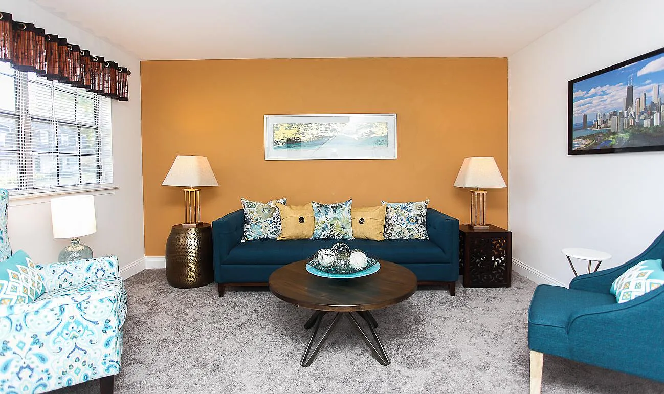 Walden Circle Townhouses — Photo 1
