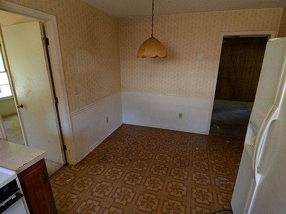 5th image of 7421 Farm Gate Dr