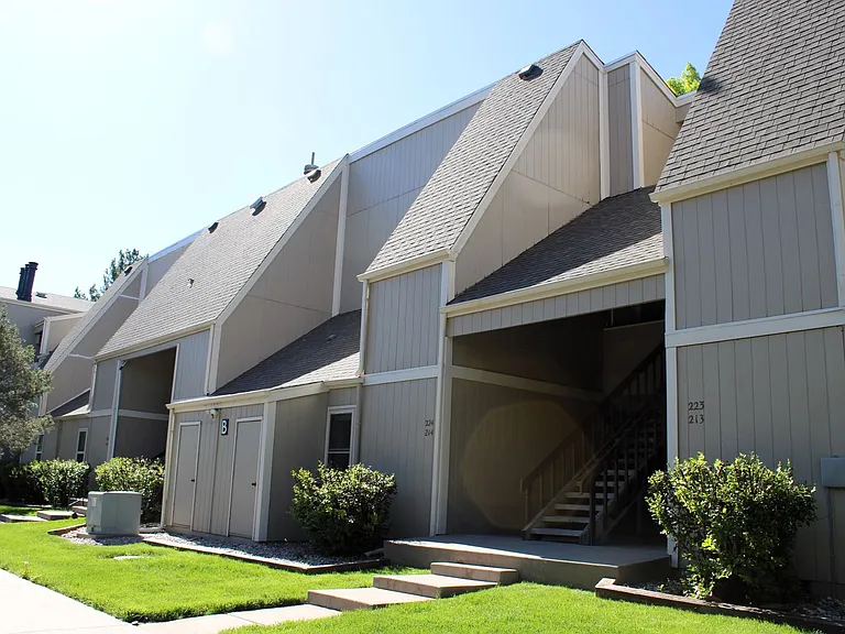 3400 Stanford Rd #B214 — Photo 2