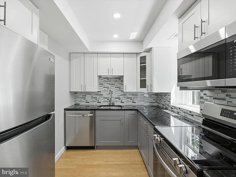 2966 S Columbus St #B2 — Photo 7