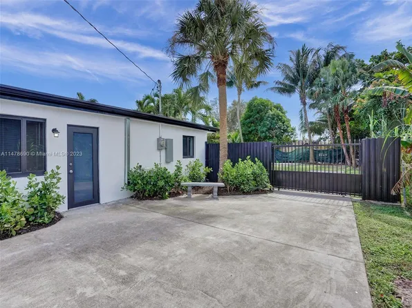 1490 NE 147th St, Miami, FL 33161