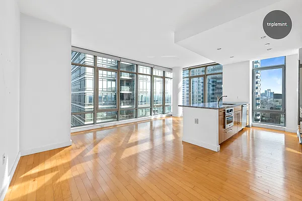 Sold by Triplemint | media 2