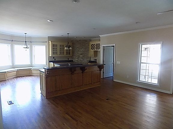2nd image of 1604 County Road 601