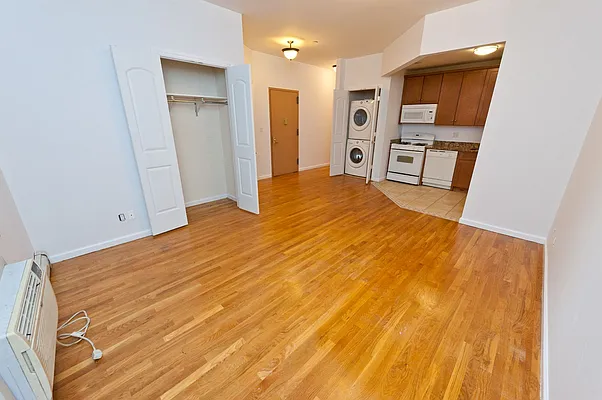 Rented by Compass | media 85