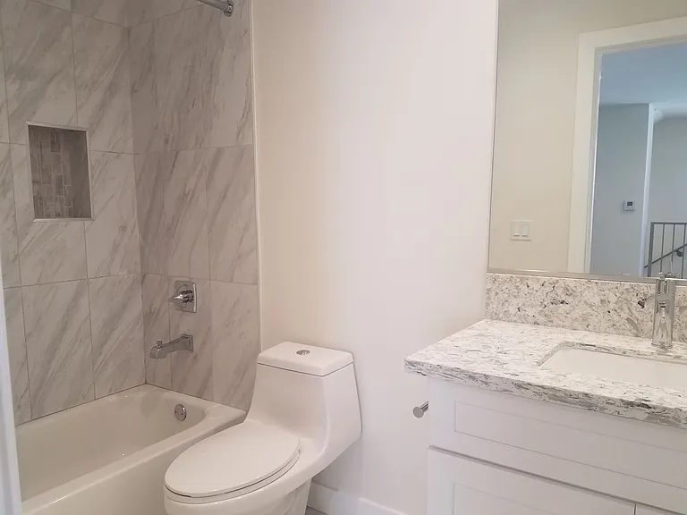 1110 S Magnolia Ave — Photo 6