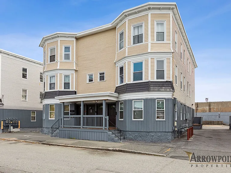 33 Jordan St #1R — Photo 16