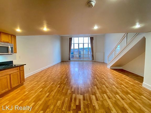2nd image of 1250 Missouri St Unit 311