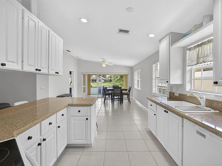 8154 Montserrat Pl — Photo 28