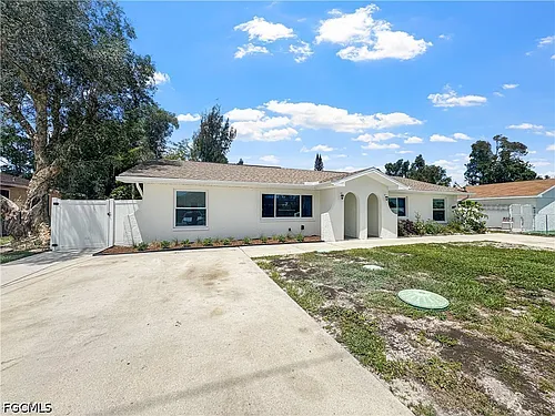 18660 Miami Blvd Photo 1