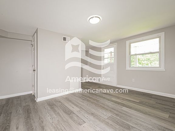 359299_003_living_room_3.jpg
