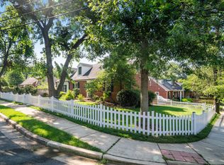 740 Upland Pl, Alexandria, VA 22314