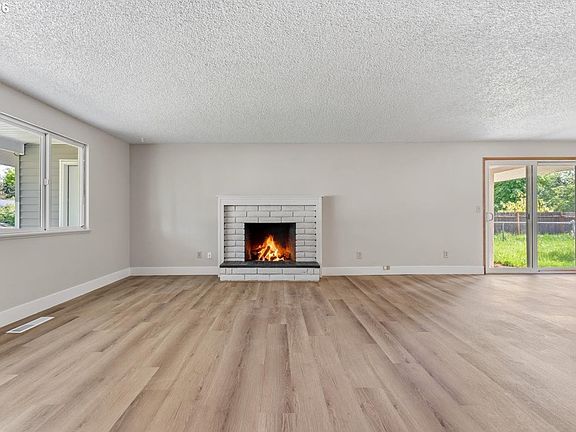 3rd image of 3790 NE Meadow Ln