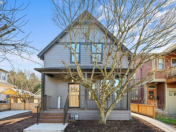 2nd image of 4234 SE Yamhill St