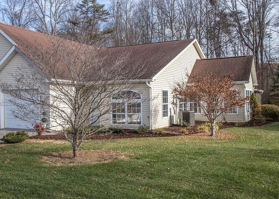 1st image of 119 Willow Oak Ct