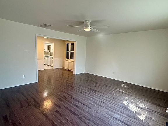 2nd image of 3007 W Wilshire Blvd