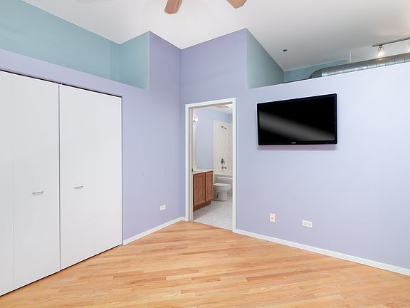 5th image of 1000 E 53rd St Unit 519