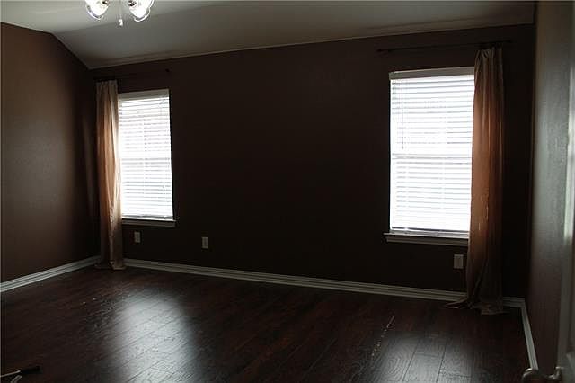 2nd image of 214 Brook Meadow Ct