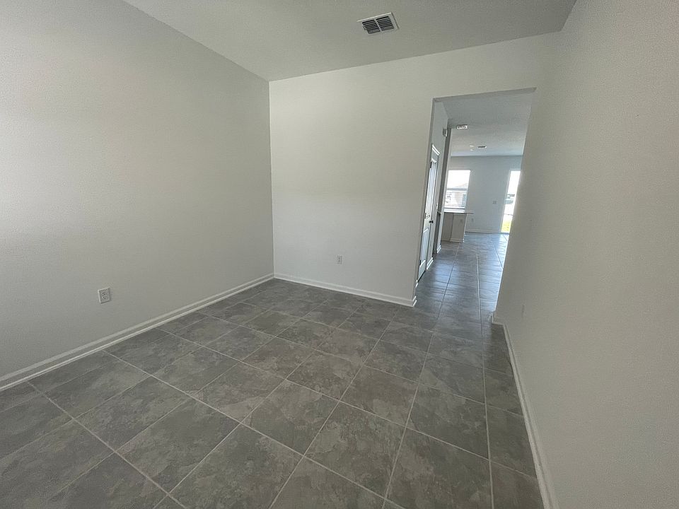 2nd image of 2507 Skyline Dr