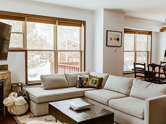 2nd image of 103 Elizabeth Cir